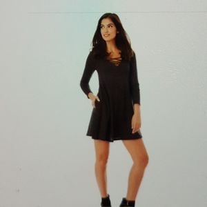 NEW Iz Byer Black V-neck Long Sleeve Knit Dress S